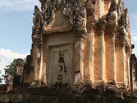 The base of the prang at Wat Phra Phai Luang, Sukhothai