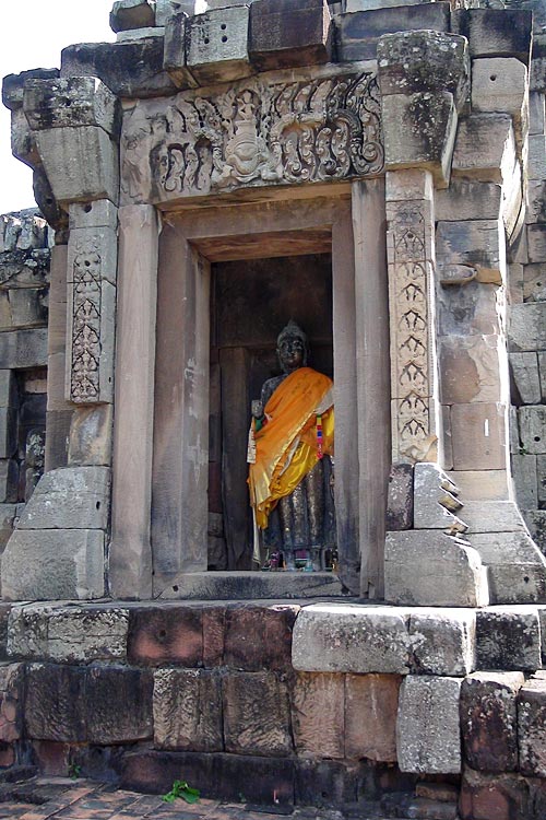 Buddha Image at Main Sanctuare at Phanom Wan