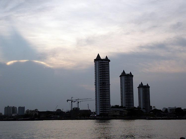 View to the other side of the Chao Phraya River