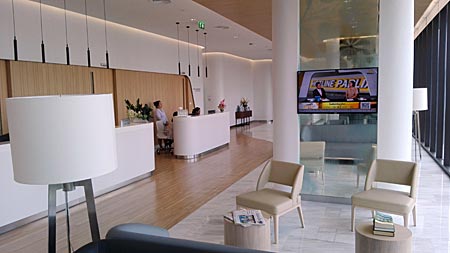 Lobby with waiting area at Dental Hospital Bangkok