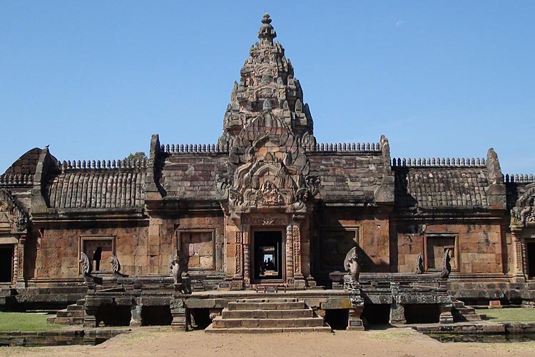 Arched Eastern gateway and galleries on the east of Prasat Hin Phanom Rung