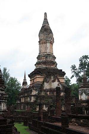 Main Chedi at Wat Chedi Jet Thaew, Si Satchanalai