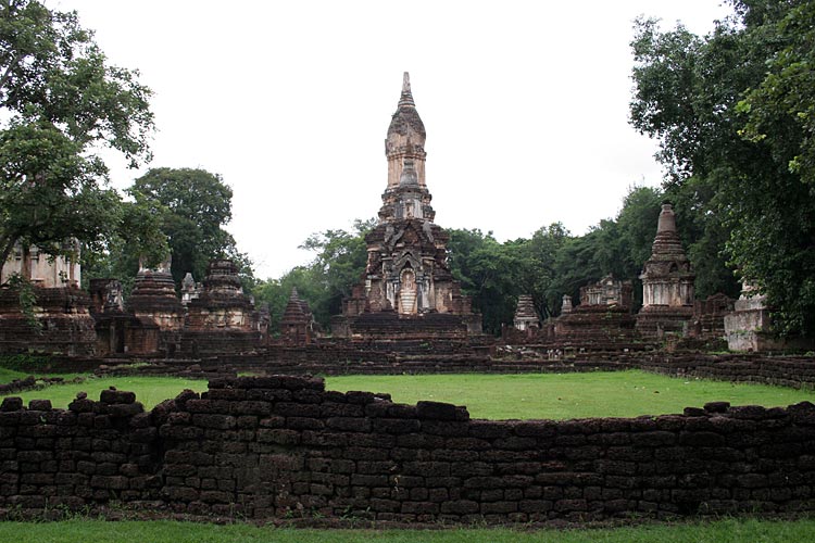 View over Wat Chedi Jet Thaew, Si Satchanalai