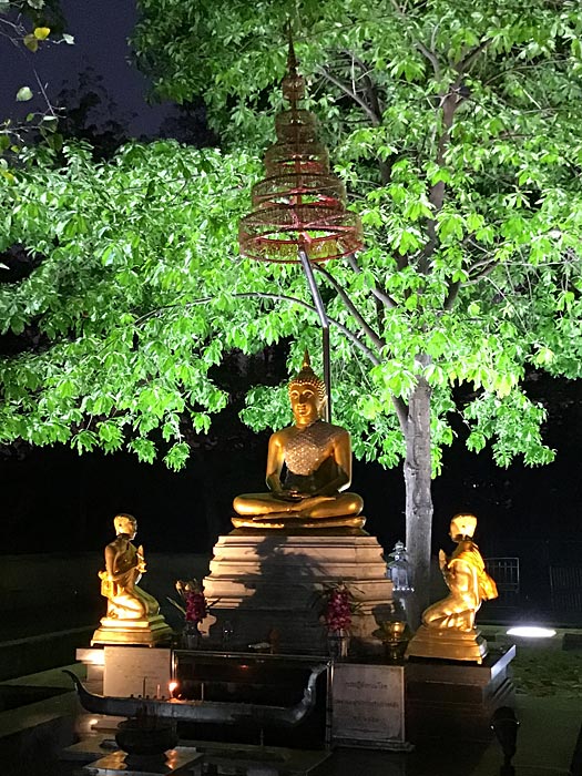 Phra Buddha Wisuthimongkol Image at Benjakitti Park, Bangkok