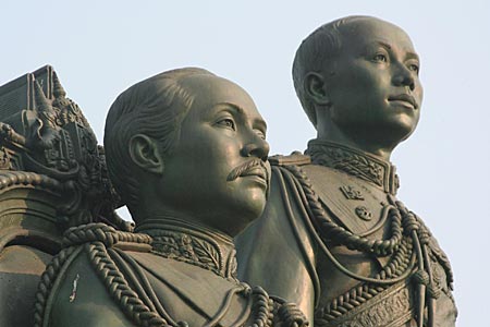 Statue of King Chulalongkorn and King Vajiravudh