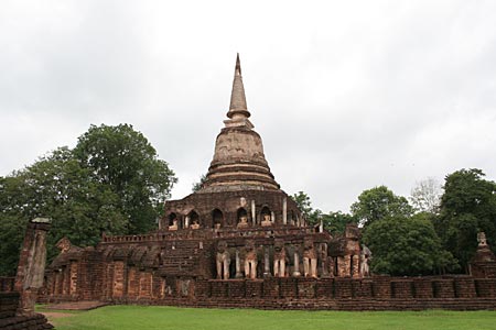 Wat Chang Lom, Si Satchanalai Historical Park